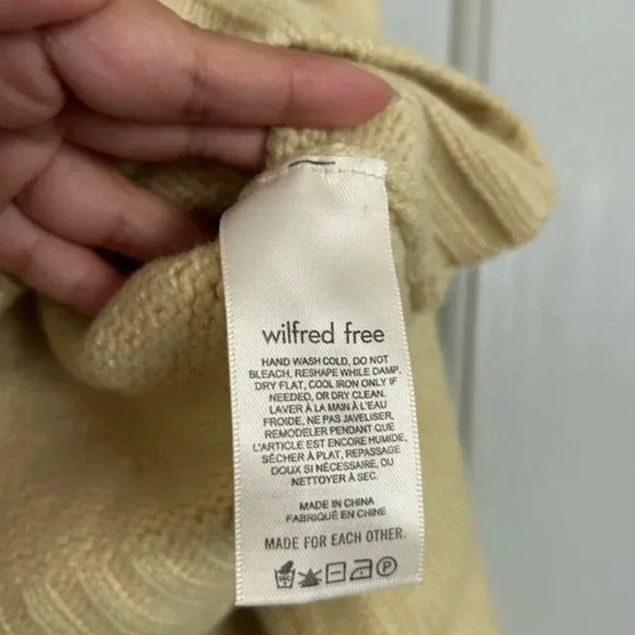 Aritzia Wilfred Free Knit Chunky Cropped Sweater 100% merino wool butter yellow - Picture 10 of 10